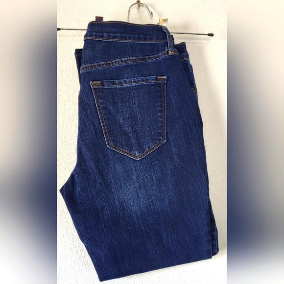 Old Navy Women's Small Blue Distressed Curvy Profile Mid-Rise Dark Wash Jeans - Picture 1 of 16